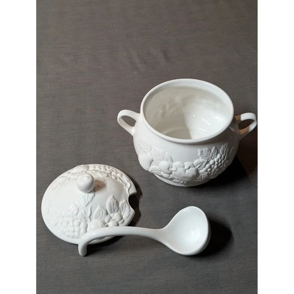 Tabletops Unlimited Nature White Embossed Fruit Soup Tureen with Lid and Ladle